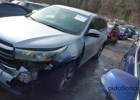 2015 Toyota Highlander Le Plus V6 z USA, uszkodzony, nr VIN 5TDBKRFH7FS073652